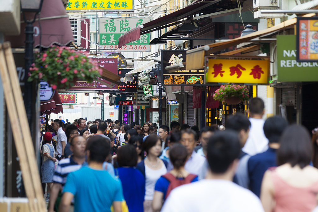 2025新澳门跟香港正版今晚资料全面释义、解释与落实